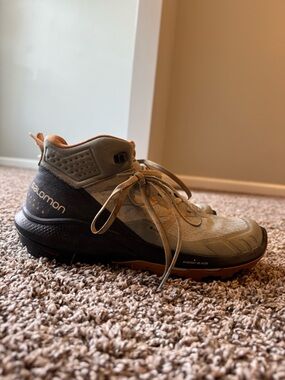 Salomon Outpulse Mid GORE-TEX Hiking Boots Women’s 10- Iron/Ebony/Blaze Orange